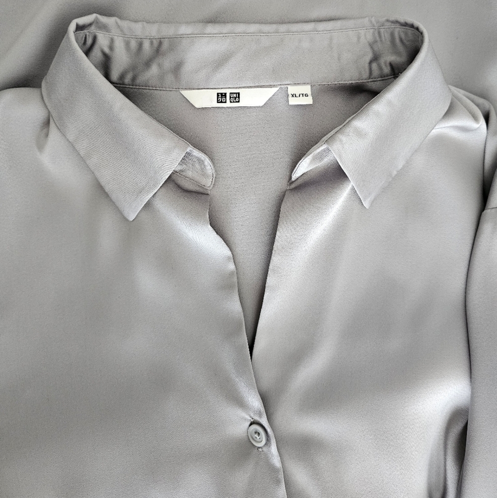 🇯🇵 Uniqlo Long Sleeve Grey Satin Button Blouse - Picture 12 of 16